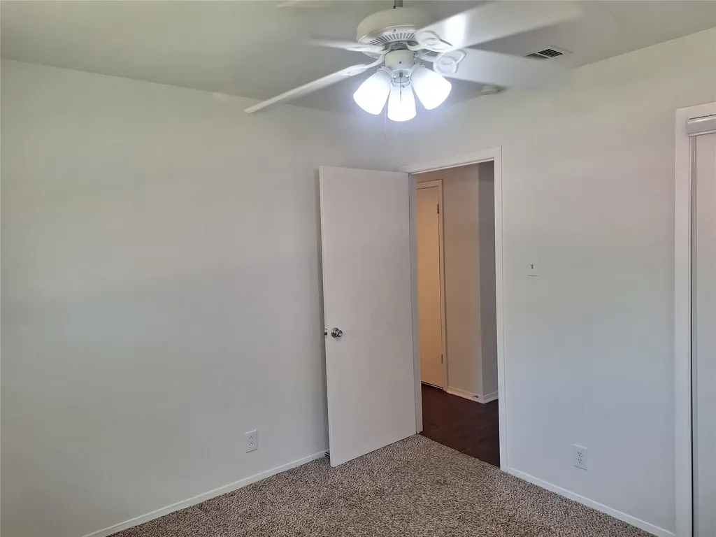 513 Simmons Drive Euless TX 76040