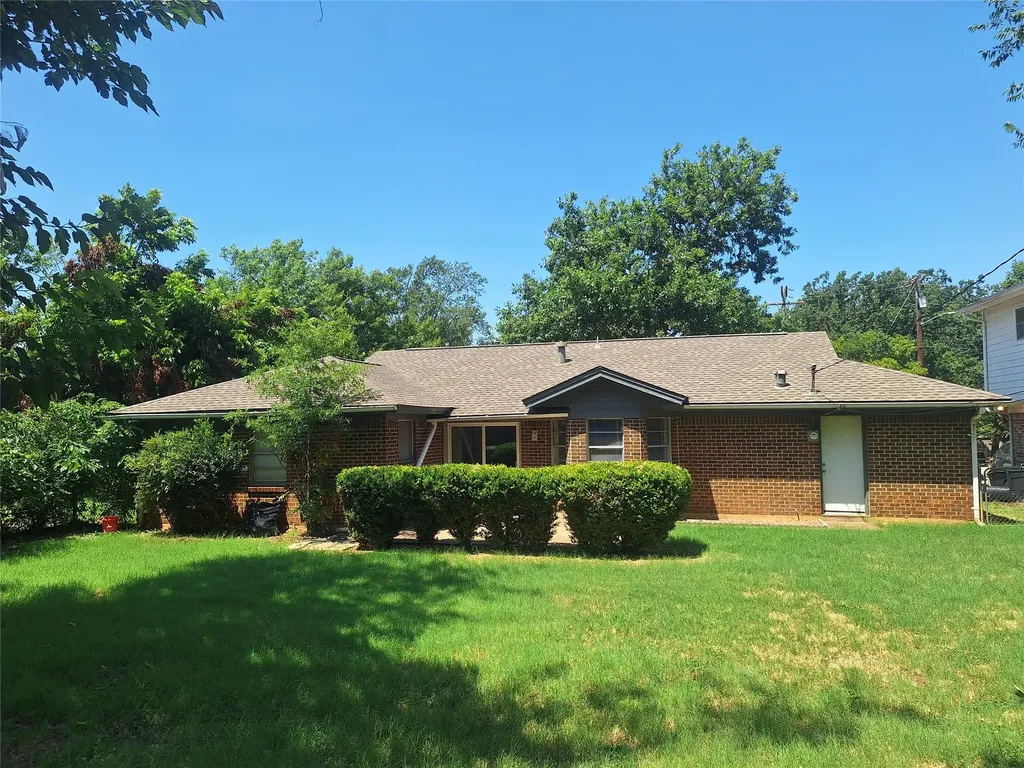 513 Simmons Drive Euless TX 76040
