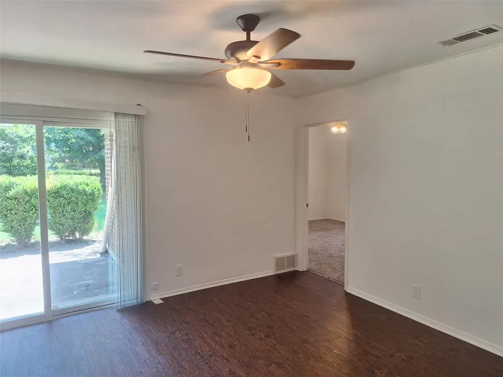 513 Simmons Drive Euless TX 76040