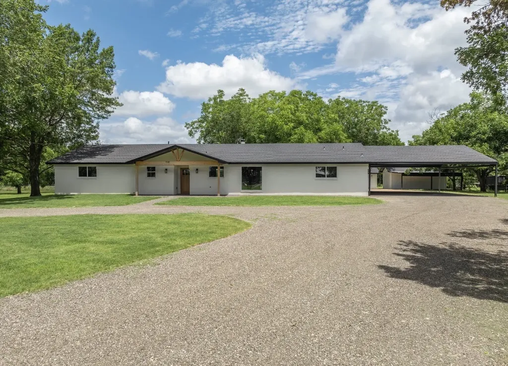616 E Moonlight Drive Robinson TX 76706