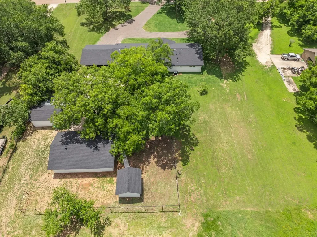 616 E Moonlight Drive Robinson TX 76706