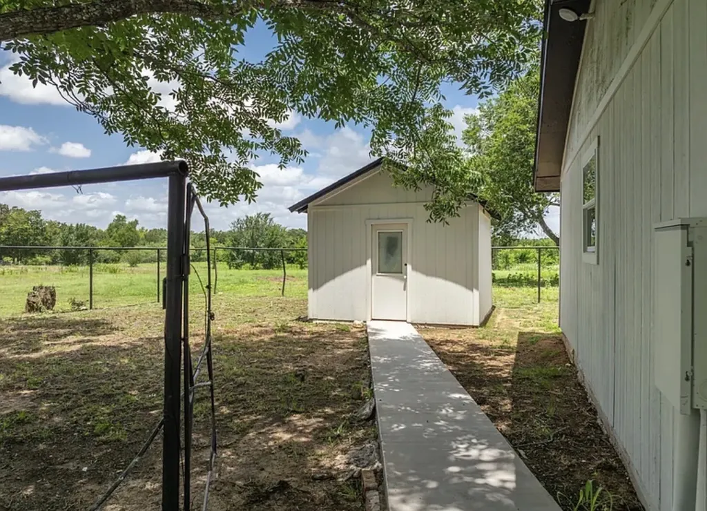 616 E Moonlight Drive Robinson TX 76706
