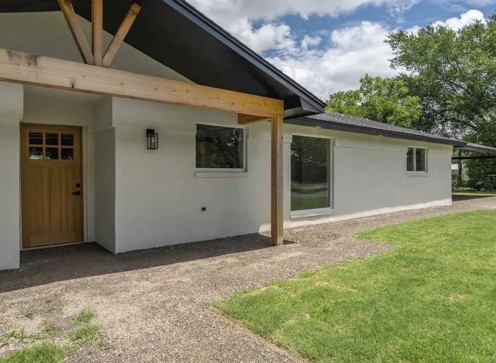 616 E Moonlight Drive Robinson TX 76706