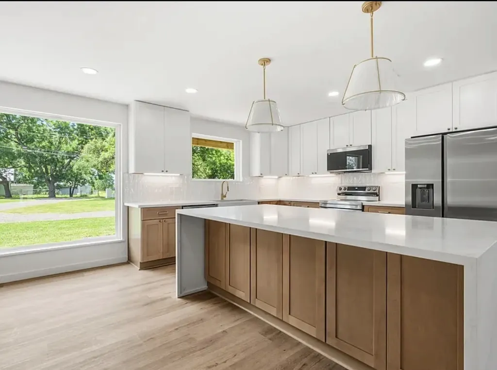616 E Moonlight Drive Robinson TX 76706