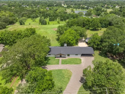 616 E Moonlight Drive Robinson TX 76706
