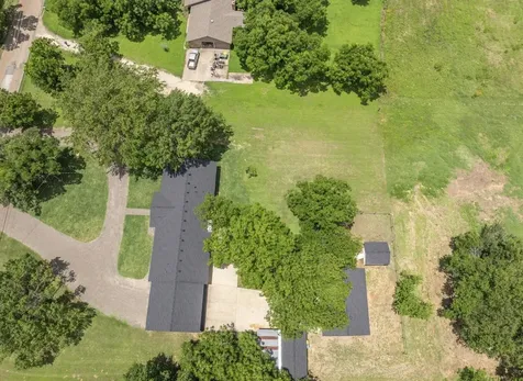 616 E Moonlight Drive Robinson TX 76706