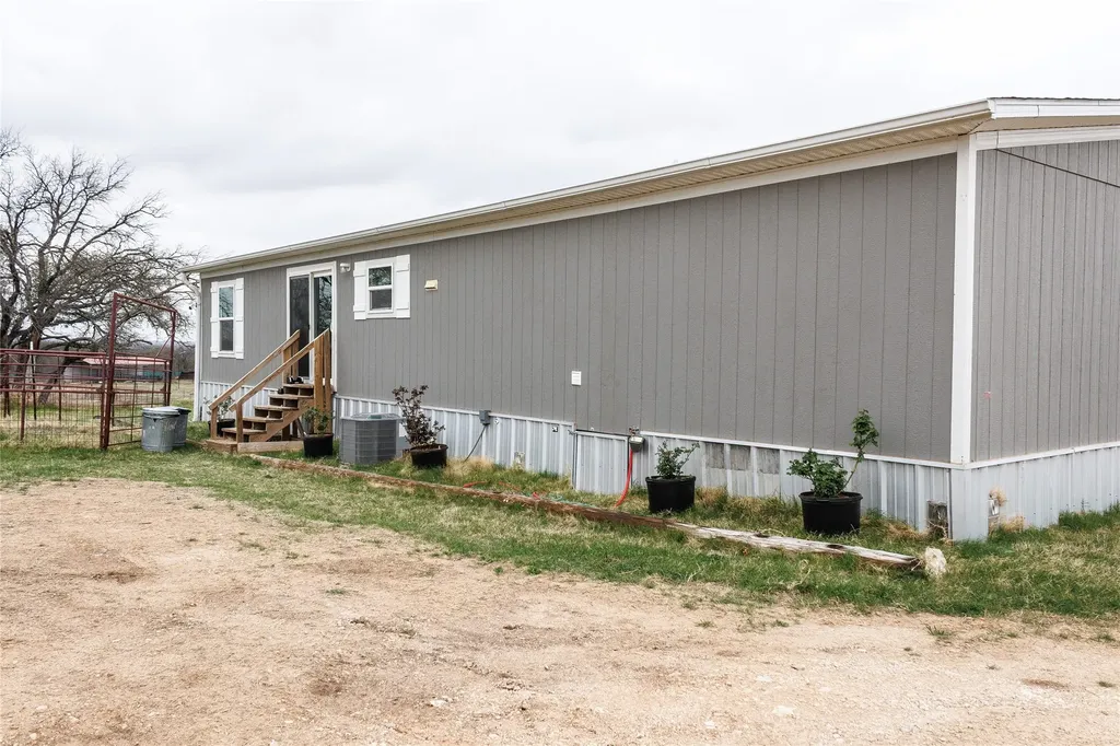 2046 County Road 103 Comanche TX 76442