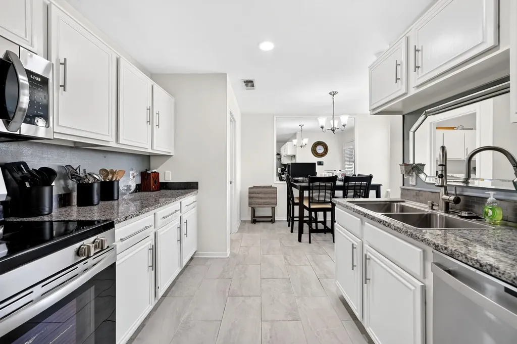 9339 Crimnson Court Dallas TX 75217