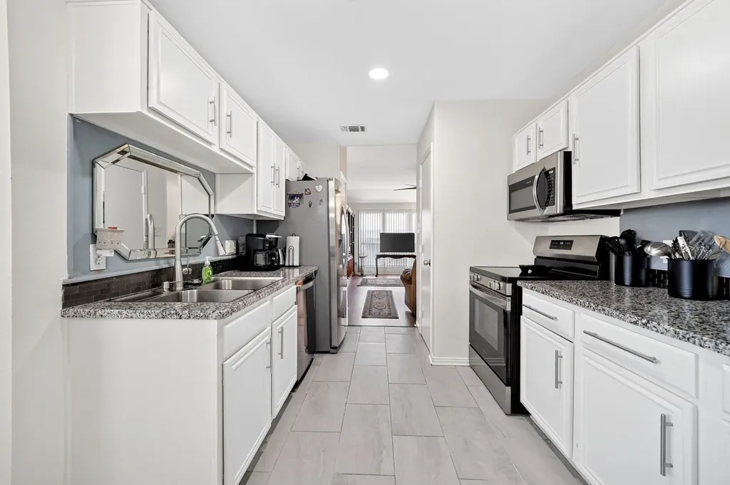 9339 Crimnson Court Dallas TX 75217