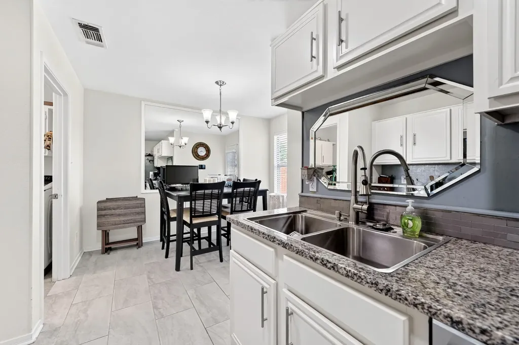 9339 Crimnson Court Dallas TX 75217