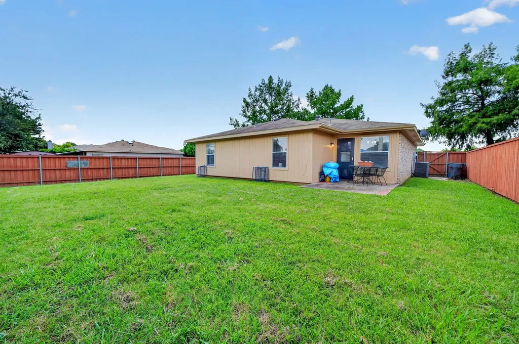 9339 Crimnson Court Dallas TX 75217