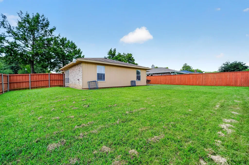 9339 Crimnson Court Dallas TX 75217