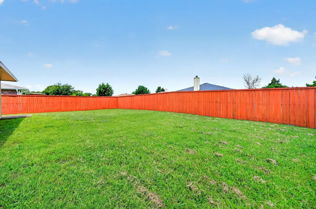 9339 Crimnson Court Dallas TX 75217
