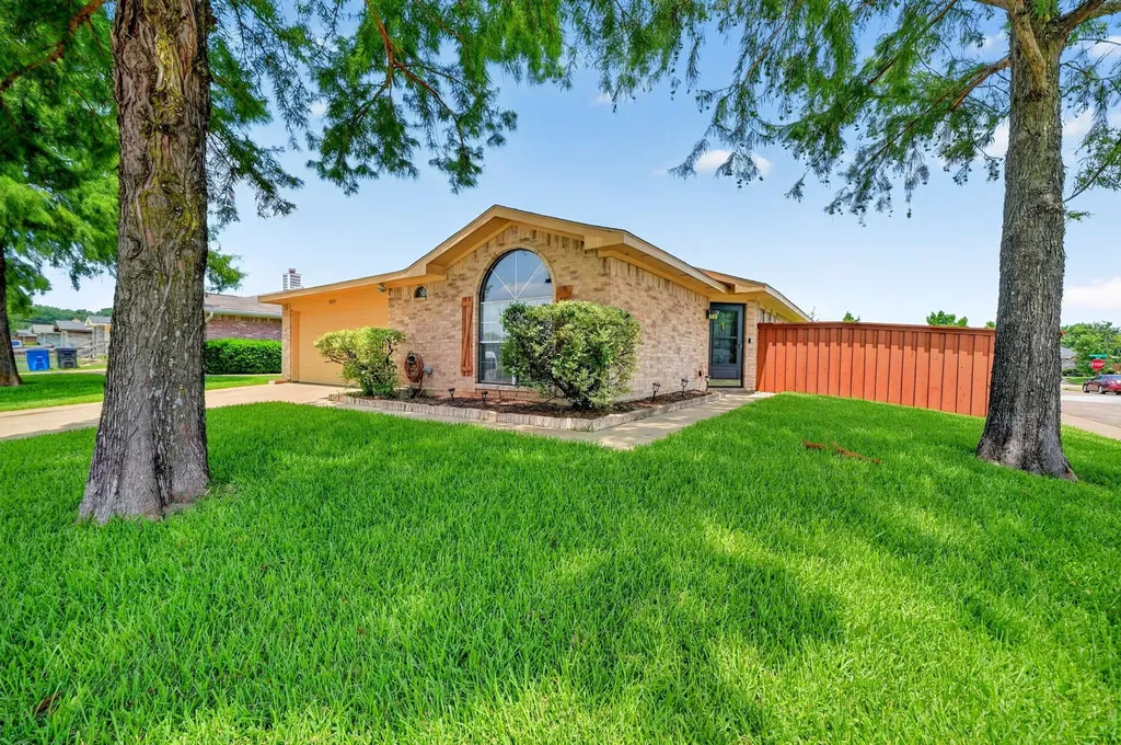 9339 Crimnson Court Dallas TX 75217
