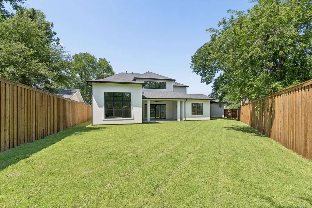 10144 Rockmoor Court Dallas TX 75229