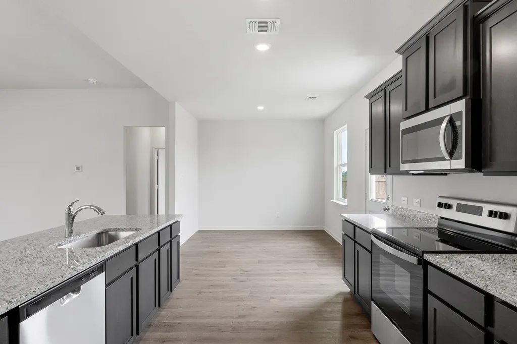 945 Cawthorne Trail Fort Worth TX 76108