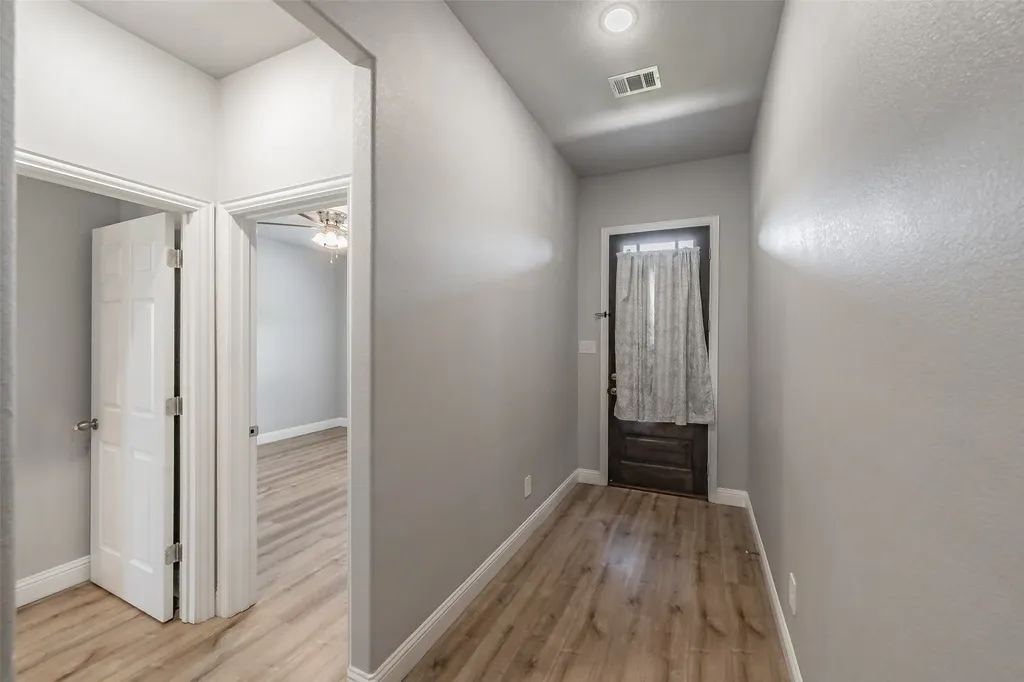 402 S Robbins Street Cleburne TX 76031