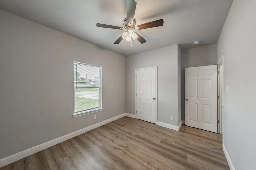 402 S Robbins Street Cleburne TX 76031