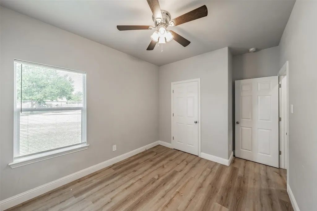 402 S Robbins Street Cleburne TX 76031