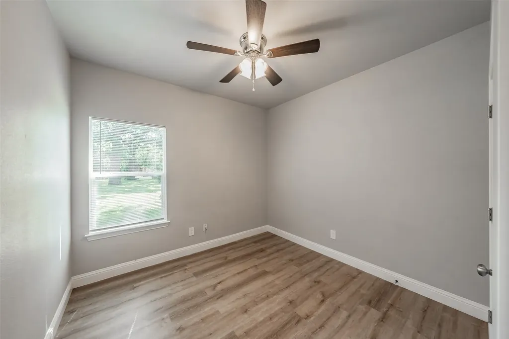402 S Robbins Street Cleburne TX 76031
