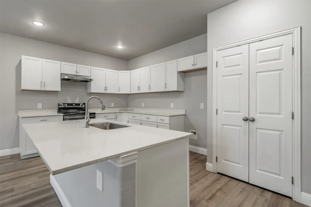402 S Robbins Street Cleburne TX 76031