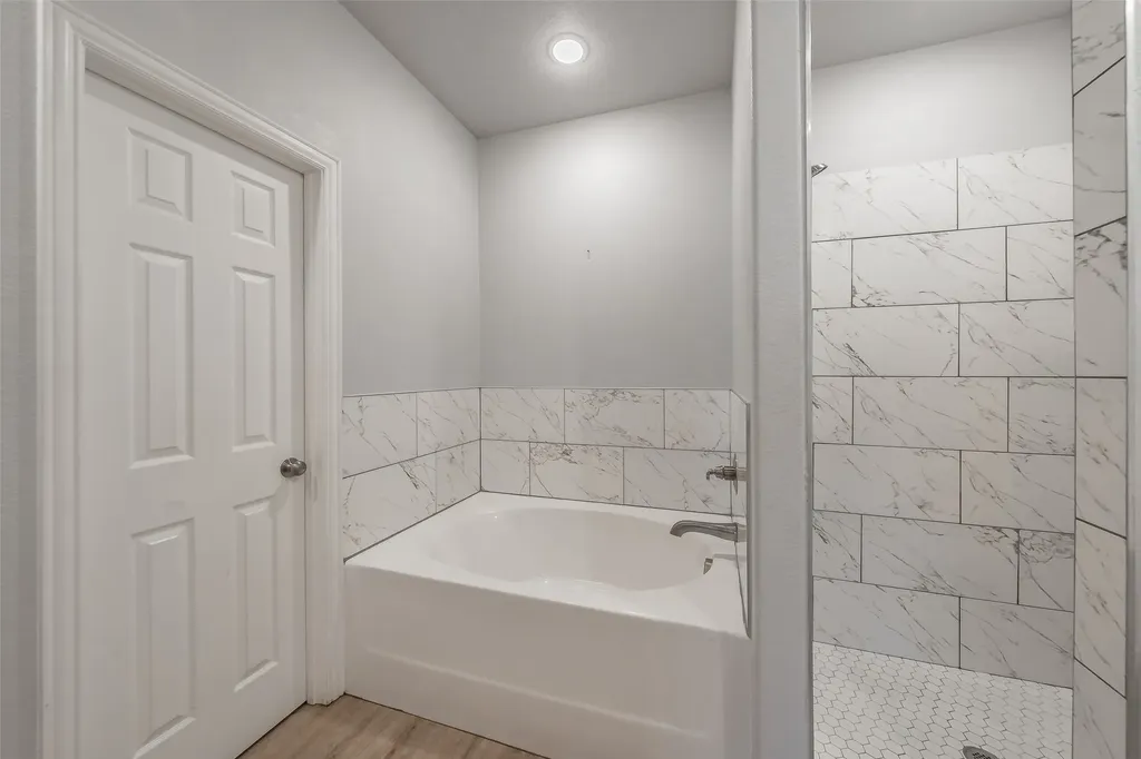402 S Robbins Street Cleburne TX 76031