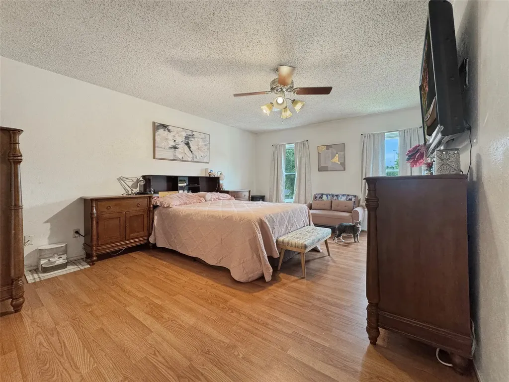 6217 Barcelona Drive Arlington TX 76016