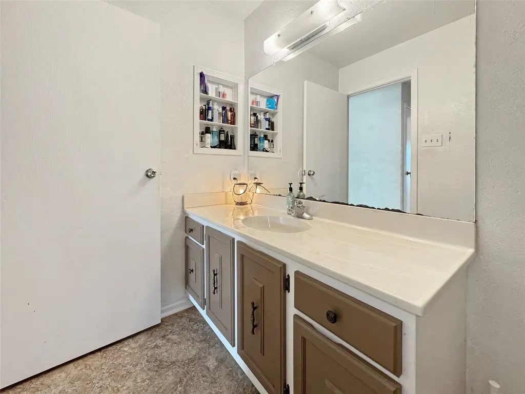 6217 Barcelona Drive Arlington TX 76016