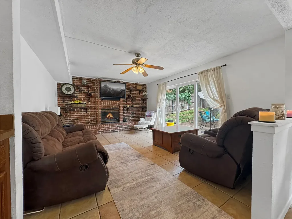 6217 Barcelona Drive Arlington TX 76016