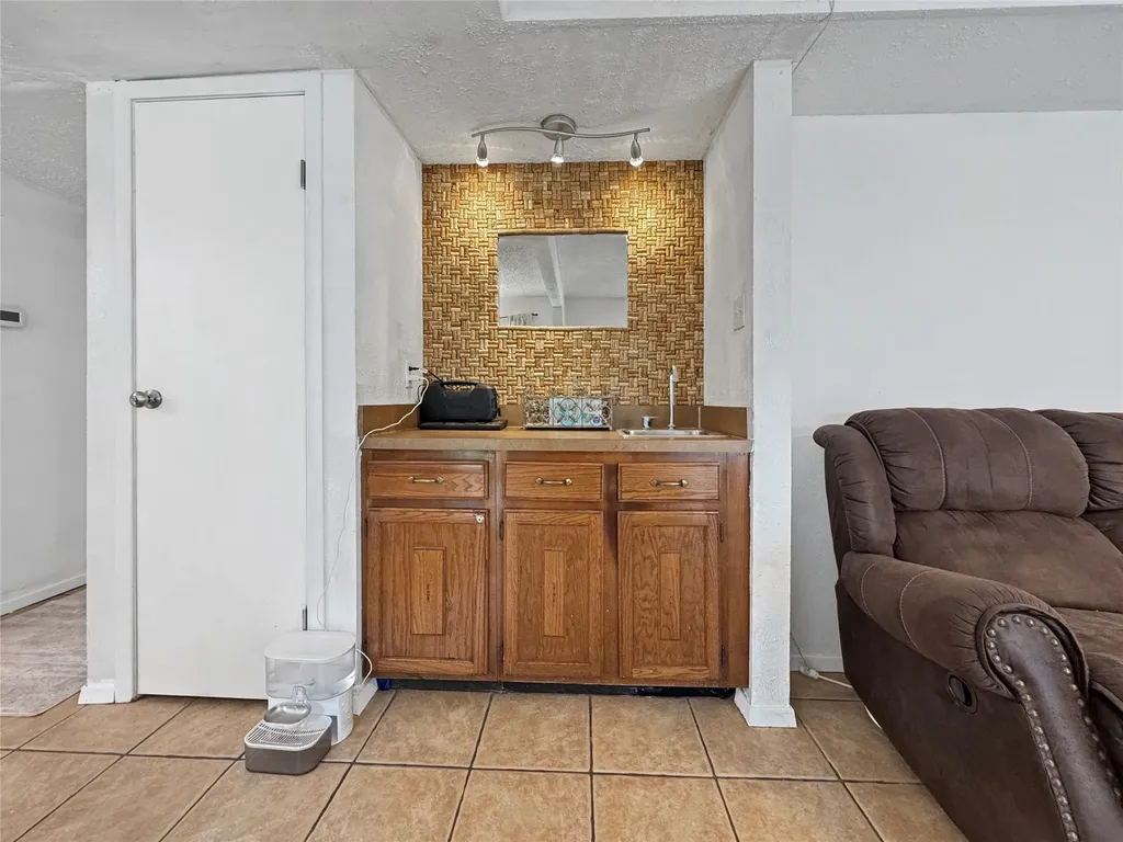 6217 Barcelona Drive Arlington TX 76016