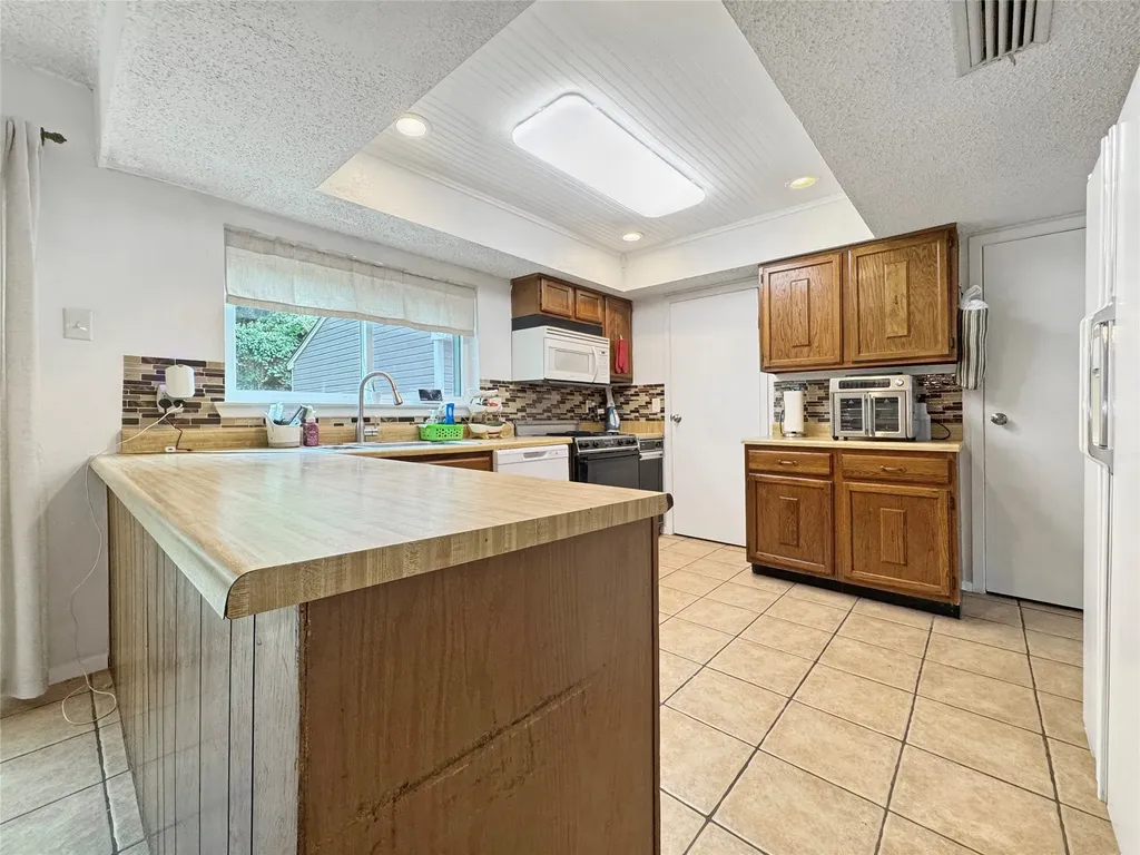 6217 Barcelona Drive Arlington TX 76016