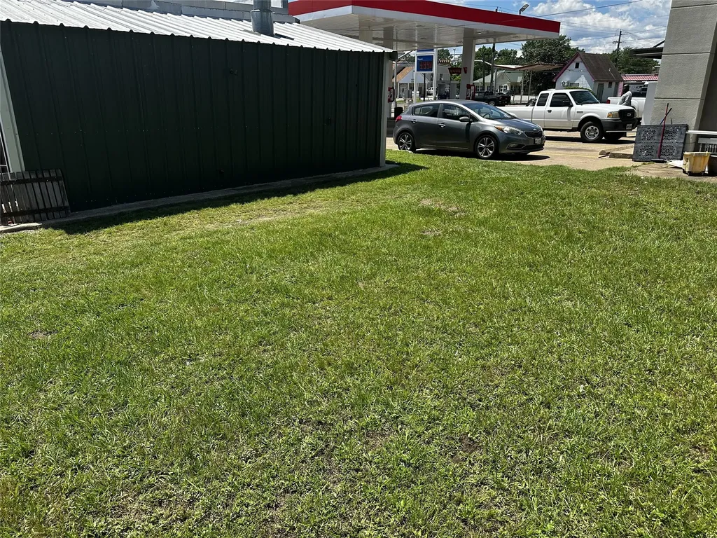1304 &1308 W Main Henderson TX 75652
