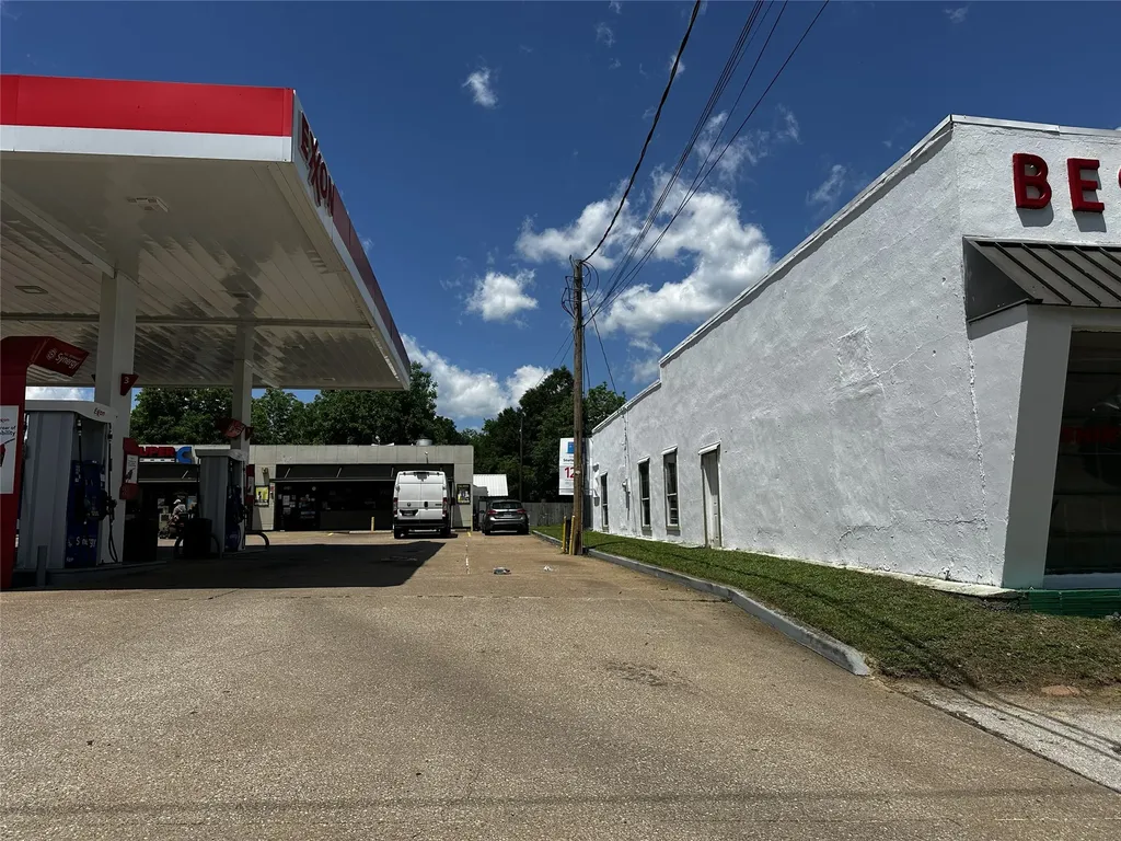 1304 &1308 W Main Henderson TX 75652