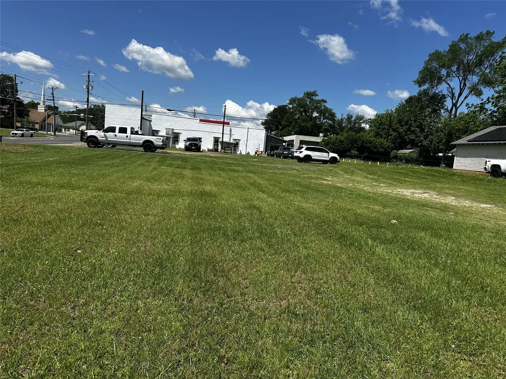 1304 &1308 W Main Henderson TX 75652