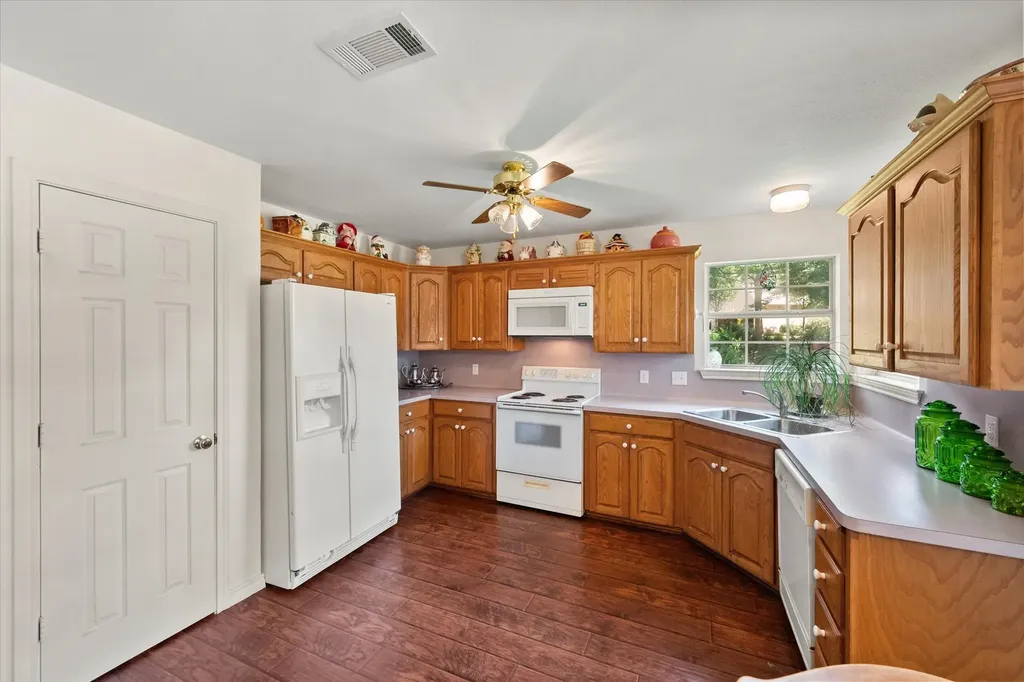 280 Shadow Oaks Drive Streetman TX 75859