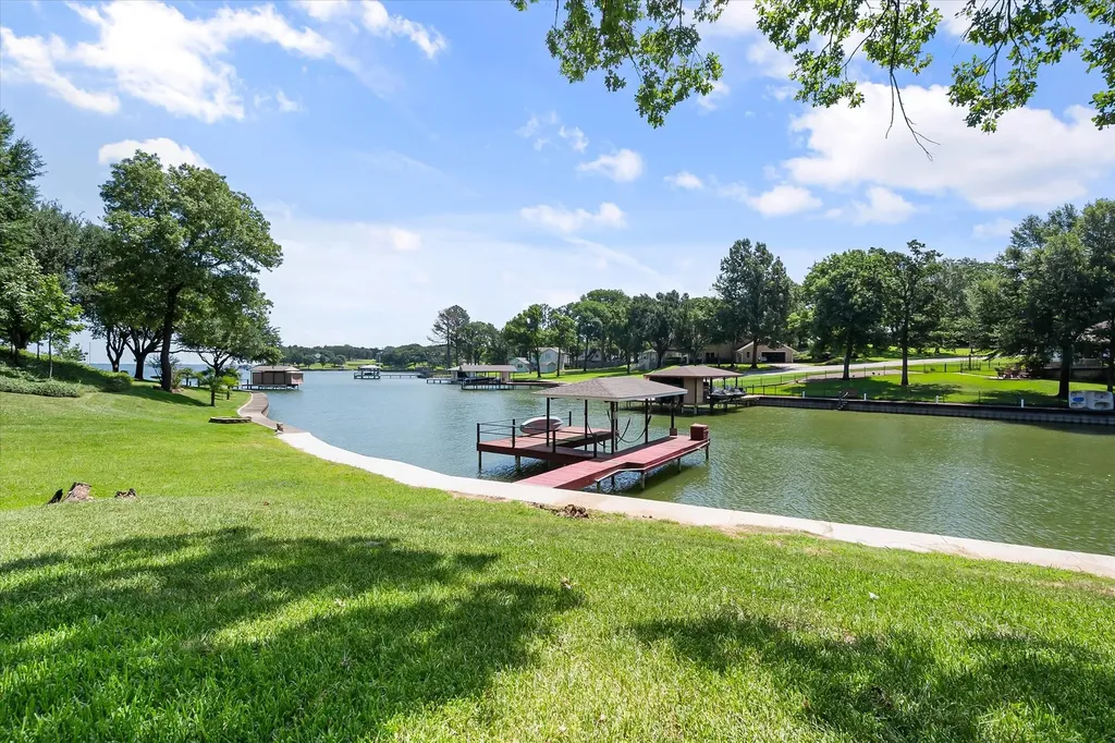 280 Shadow Oaks Drive Streetman TX 75859