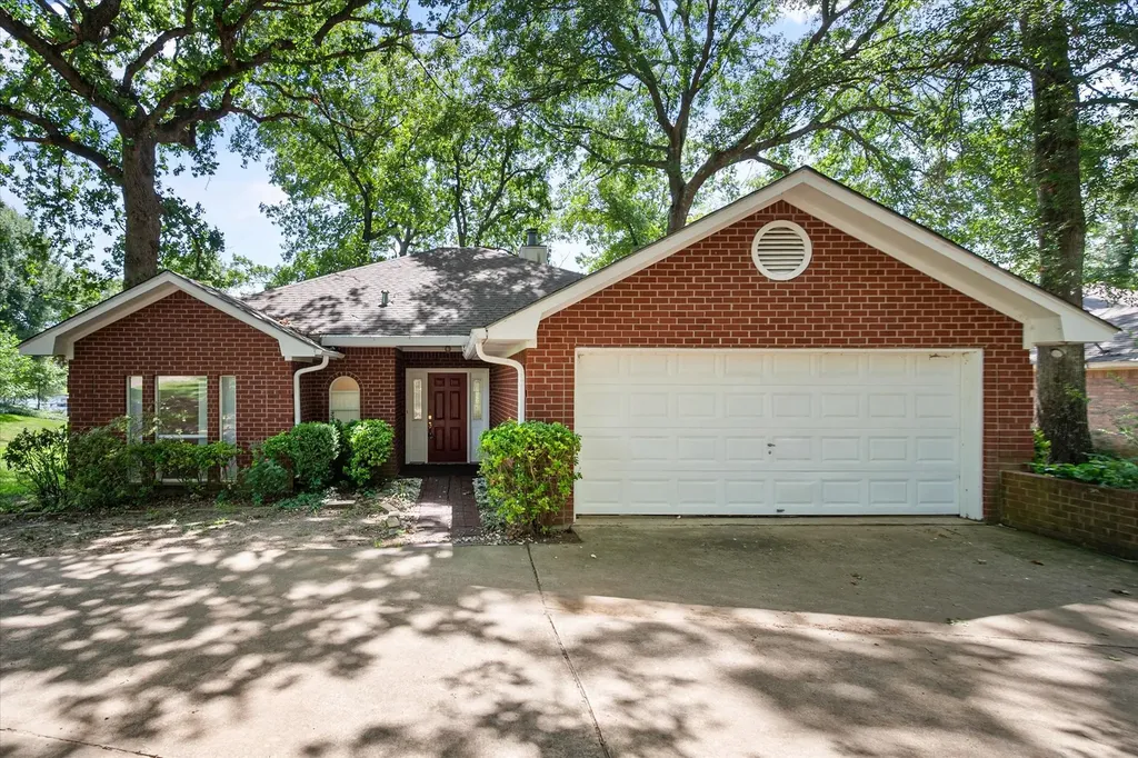 280 Shadow Oaks Drive Streetman TX 75859