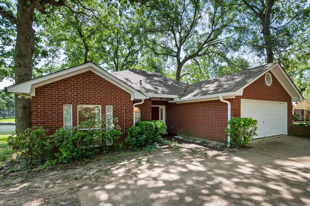 280 Shadow Oaks Drive Streetman TX 75859