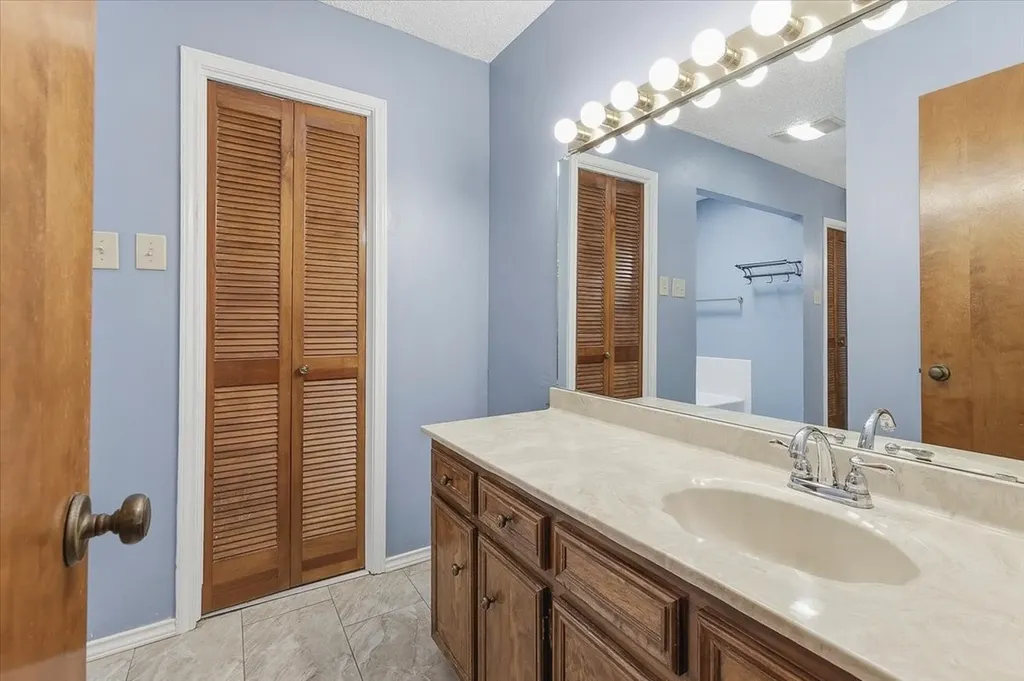 4537 Foxfire Way Fort Worth TX 76133