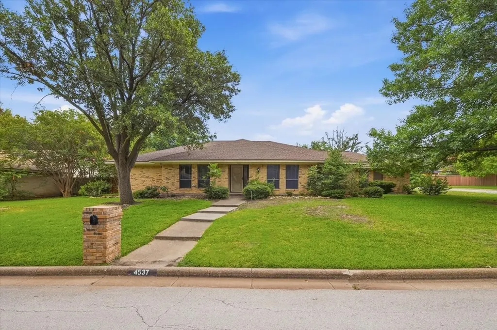4537 Foxfire Way Fort Worth TX 76133