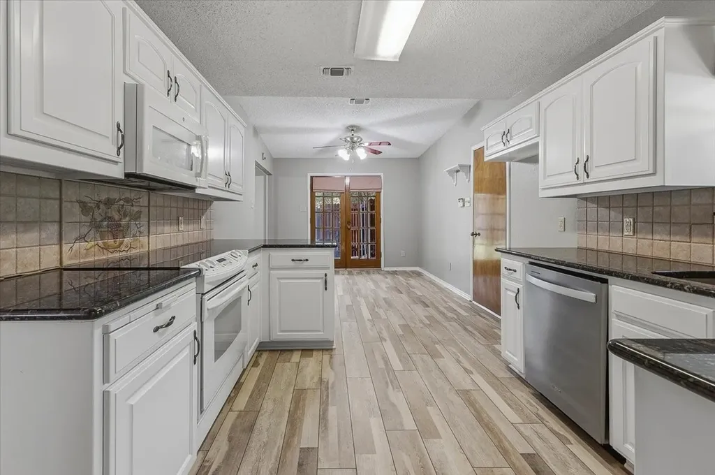 4537 Foxfire Way Fort Worth TX 76133