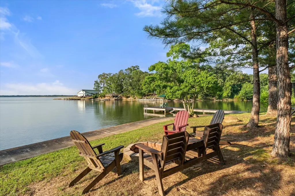 338 Private Road 52040 Pittsburg TX 75686