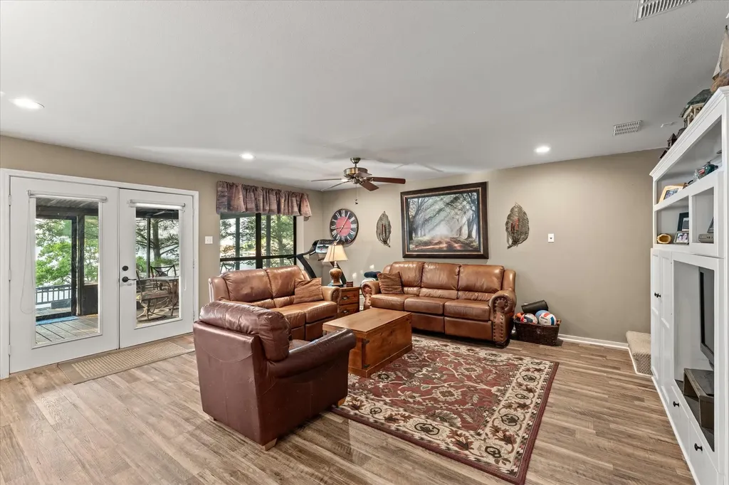 338 Private Road 52040 Pittsburg TX 75686