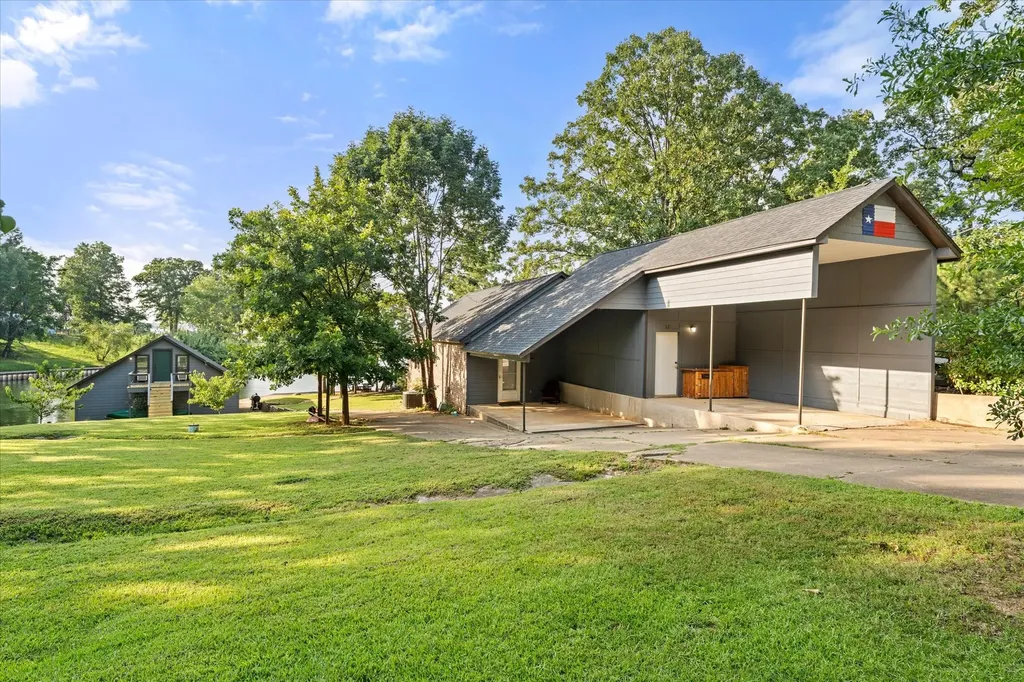 338 Private Road 52040 Pittsburg TX 75686