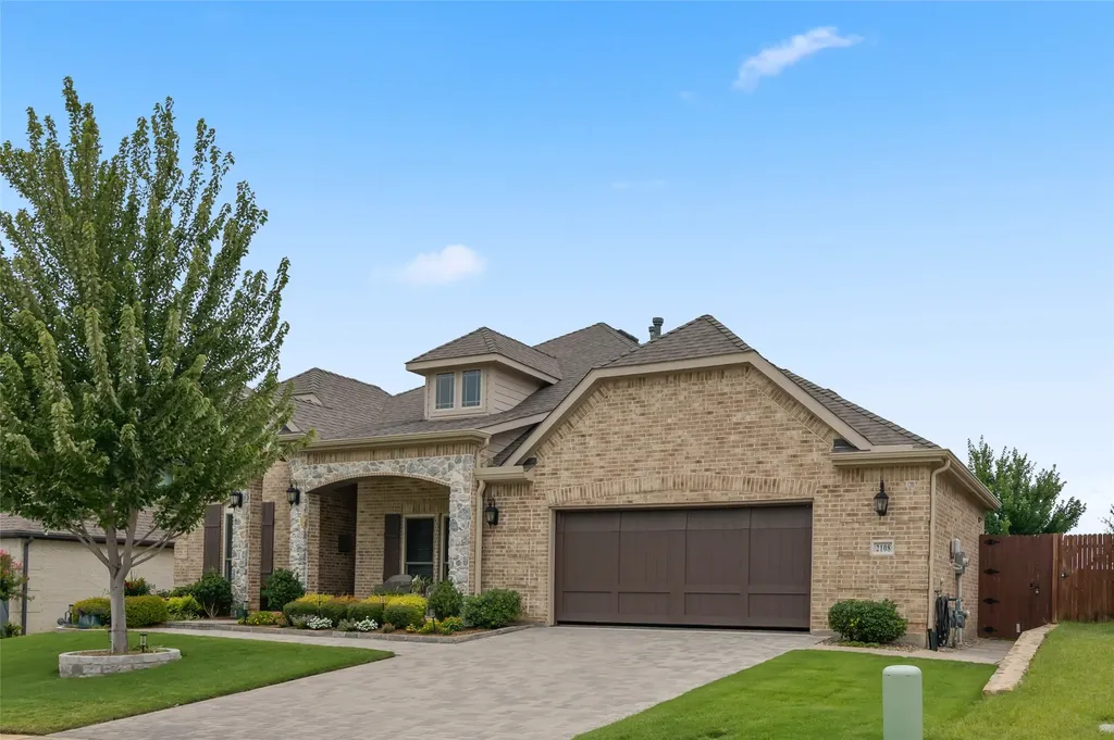 2108 Venice Drive Corinth TX 76210