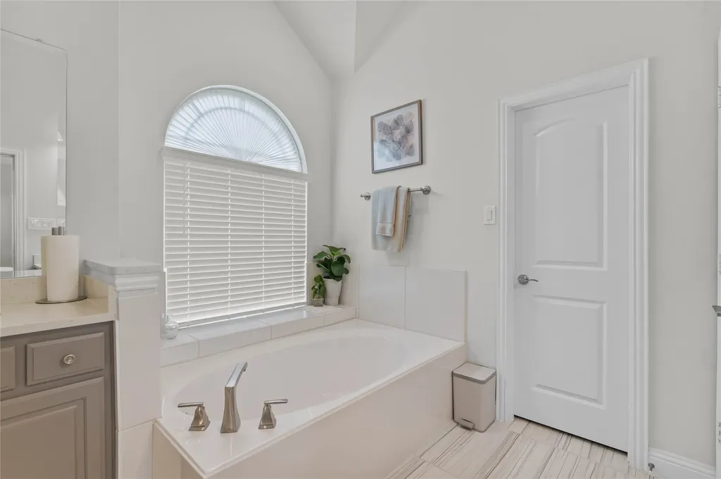2108 Venice Drive Corinth TX 76210