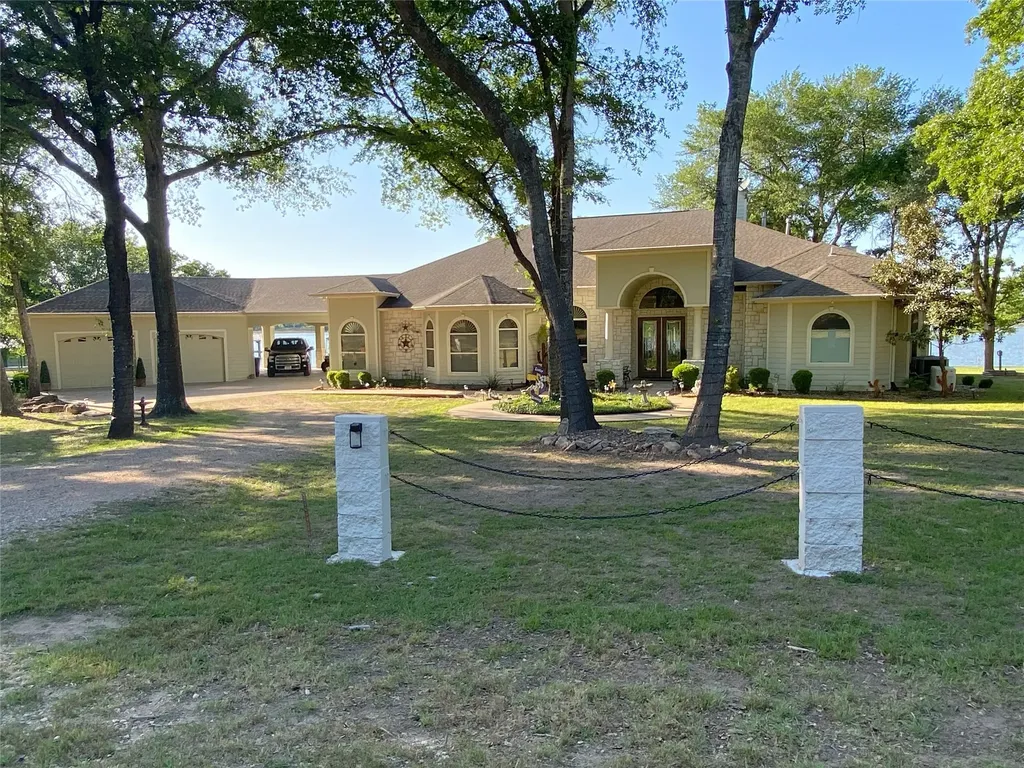 405 Lcr 737 Thornton TX 76687