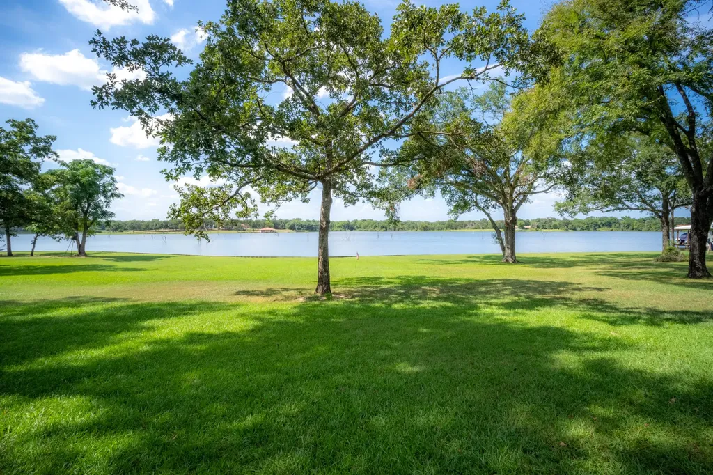405 Lcr 737 Thornton TX 76687