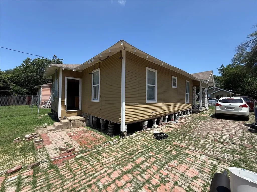3010 Jerome Street Dallas TX 75223
