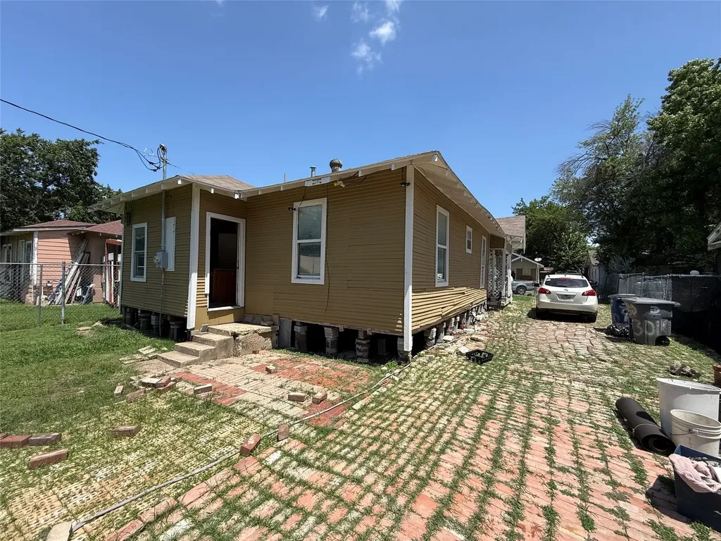 3010 Jerome Street Dallas TX 75223